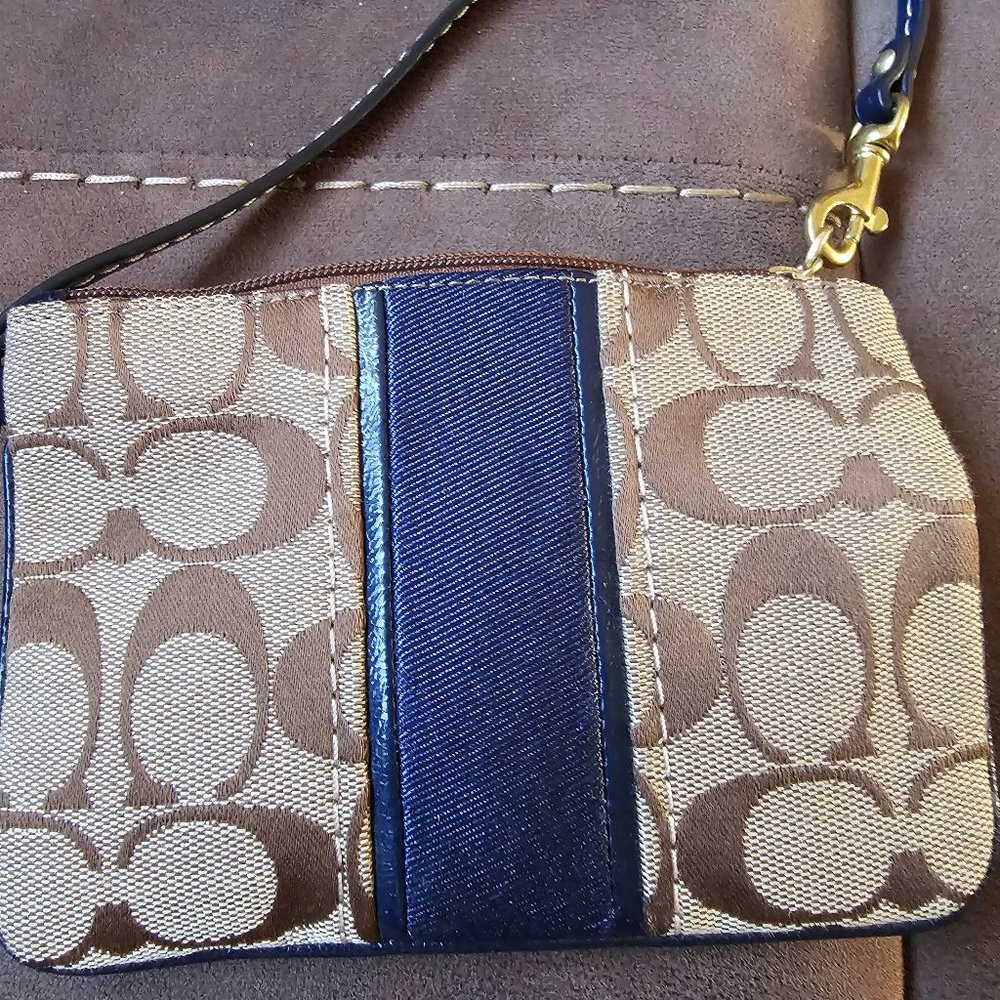 Coach signature brown wrislet